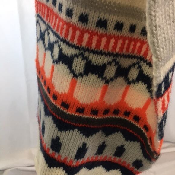 GAP Reversible Blanket Scarf Gray White - Picture 7 of 15